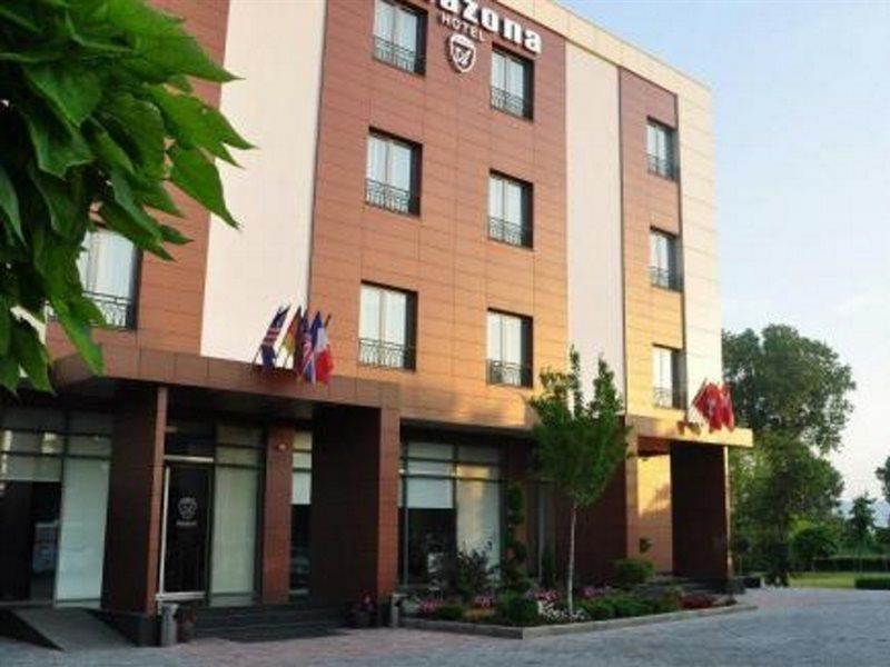 Amazona Hotel Pristina Exterior photo